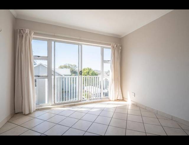 2 BEDROOM APARTMENT FOR SALE IN WEST HILL